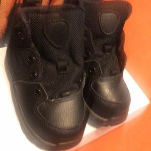 Nike boots toddler size 5